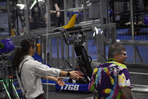 6Announcer Pointing At Bot